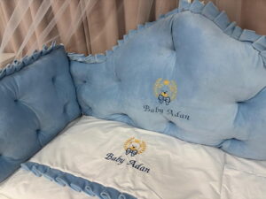 PEPPIbambini ROYAL Velvet Blue Biancheria da letto per bambini 11 pezzi, 100% Cotone con Ricamo - immagine 6