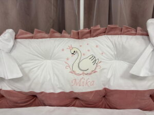 PEPPIbambini ROYAL White Pink Velvet Biancheria da letto per bambini 11 pezzi, 100% Cotone con Ricamo - immagine 4