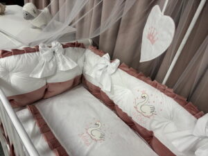 PEPPIbambini ROYAL White Pink Velvet Biancheria da letto per bambini 11 pezzi, 100% Cotone con Ricamo - immagine 3