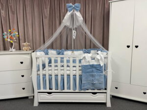 PEPPIbambini ROYAL White Blue Velvet Biancheria da letto per bambini 11 pezzi, 100% Cotone con Ricamo