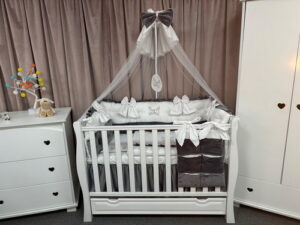 PEPPIbambini ROYAL White Grey Velvet Biancheria da letto per bambini 11 pezzi, 100% Cotone con Ricamo - immagine 4