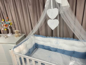 PEPPIbambini ROYAL White Blue Velvet Biancheria da letto per bambini 11 pezzi, 100% Cotone con Ricamo - immagine 6