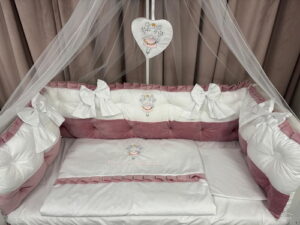 PEPPIbambini ROYAL White Pink Velvet Biancheria da letto per bambini 11 pezzi, 100% Cotone con Ricamo - immagine 4