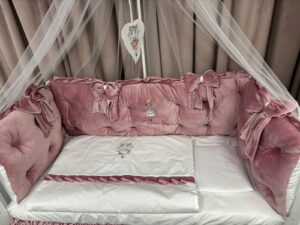 PEPPIbambini ROYAL Pink Velvet Biancheria da letto per bambini 11 pezzi, 100% Cotone con Ricamo - immagine 3