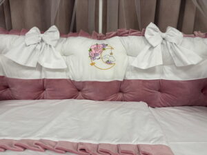 PEPPIbambini ROYAL White Pink Velvet Biancheria da letto per bambini 11 pezzi, 100% Cotone con Ricamo - immagine 7