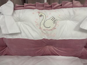 PEPPIbambini ROYAL White Pink Velvet Biancheria da letto per bambini 11 pezzi, 100% Cotone con Ricamo - immagine 4