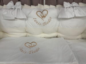 PEPPIbambini ROYAL White Velvet Biancheria da letto per bambini 11 pezzi, 100% Cotone con Ricamo - immagine 2