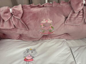 PEPPIbambini ROYAL Pink Velvet Biancheria da letto per bambini 11 pezzi, 100% Cotone con Ricamo - immagine 6