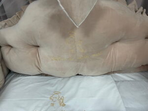 PEPPIbambini ROYAL Beige Velvet Biancheria da letto per bambini 11 pezzi, 100% Cotone con Ricamo - immagine 5