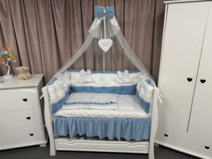 PEPPIbambini ROYAL White Blue Velvet Biancheria da letto per bambini 11 pezzi, 100% Cotone con Ricamo